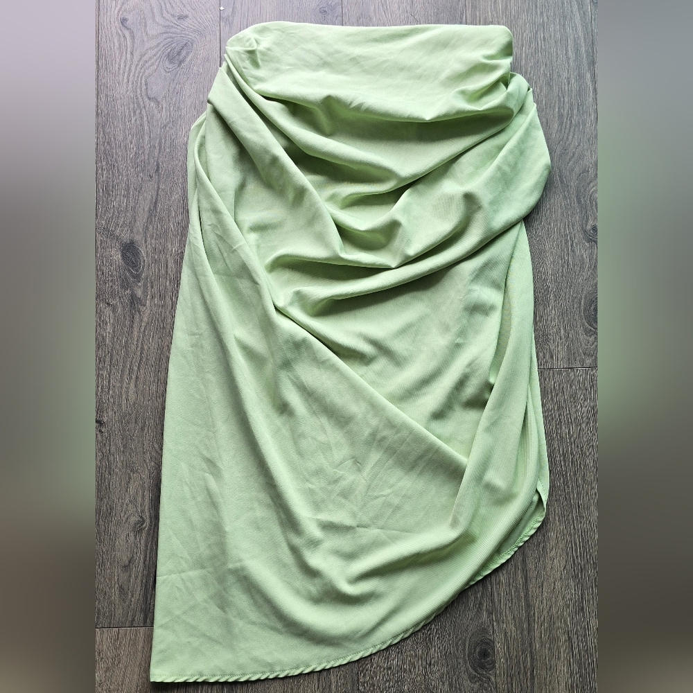 PrettyLittleThing Soft Green Skirt- 6